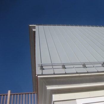 AceClamp Snowguards provide maximum protection without penetrating the panels. No set screws.