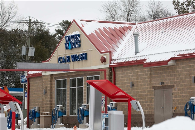 Water Works Car Wash chose 2-bar snow retention to enhance safety